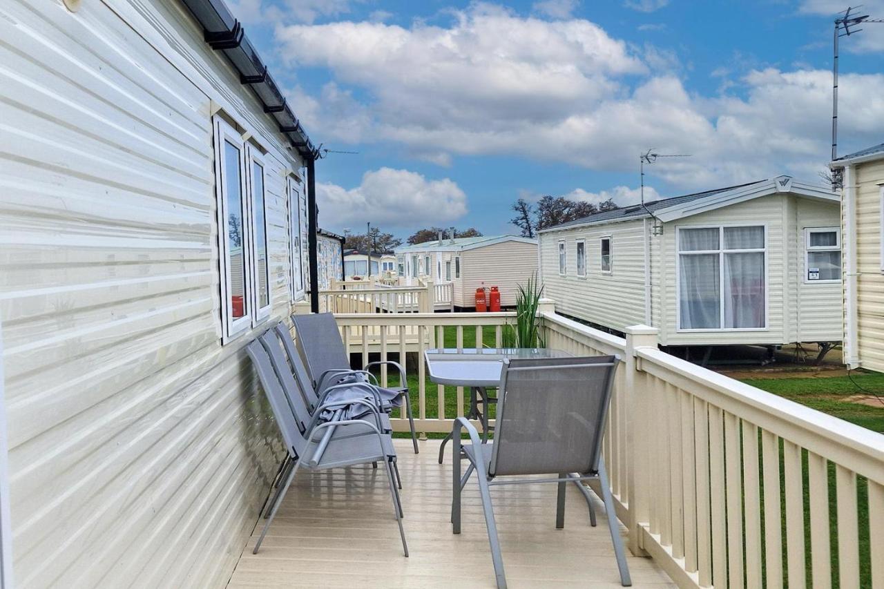 Hotel Lovely Caravan Nearby The Beach In Hunstanton, Norfolk Ref 23071C Extérieur photo